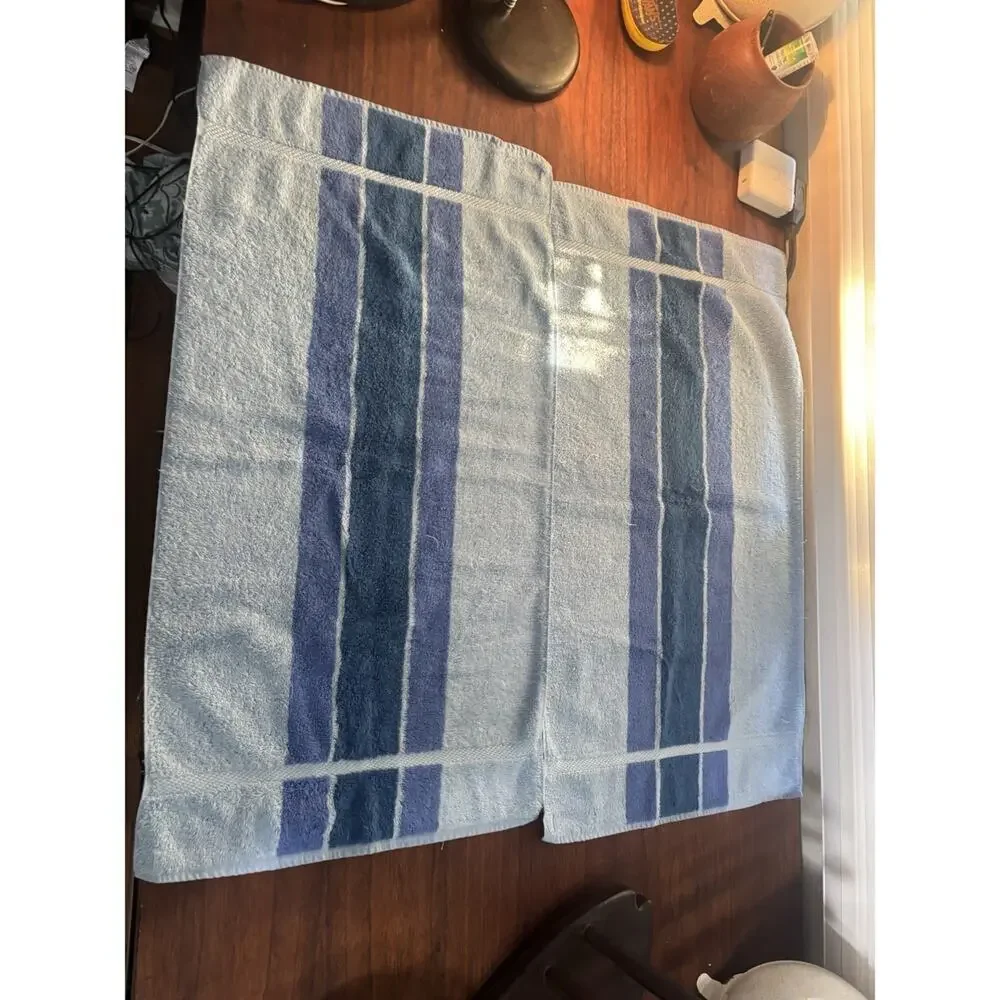 Pair Of Vintage Fieldcrest Royal Velvet Mid Century Modern Hand Towels USA